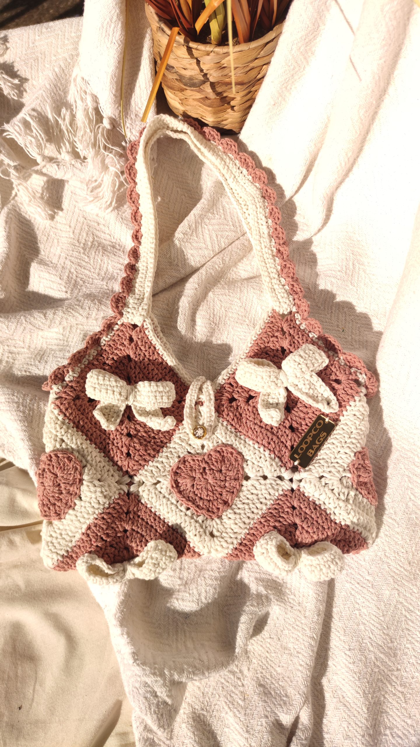 Heklana torba Milena za sve romantične duše