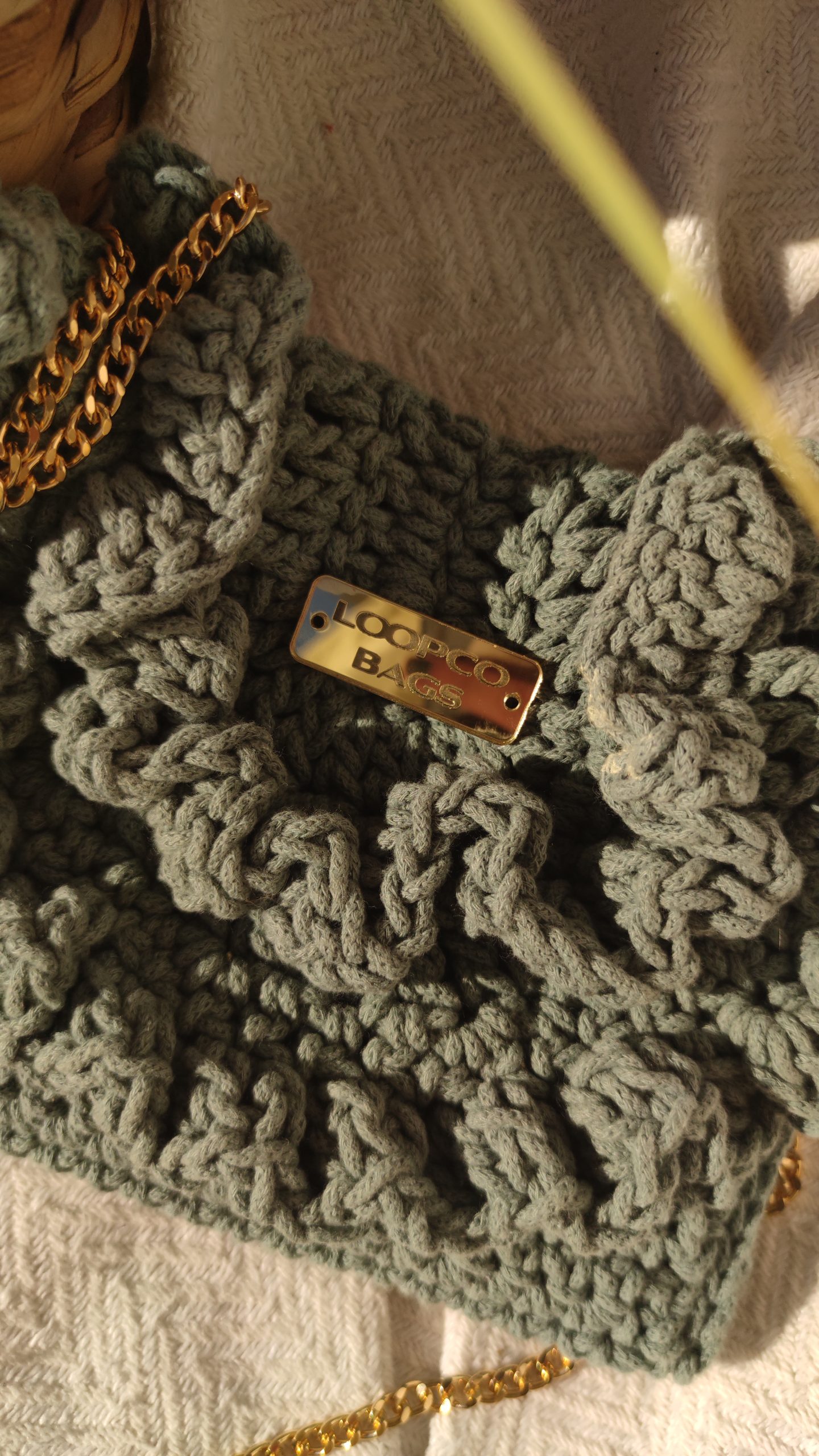 Ljetna heklana torba Jelena: dizajnerska heklana torba u laurel boji - Slika 2