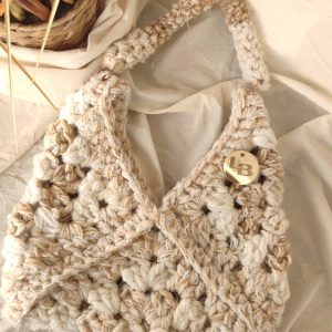 Heklana torba Barbara u bež tonovima manje veličine