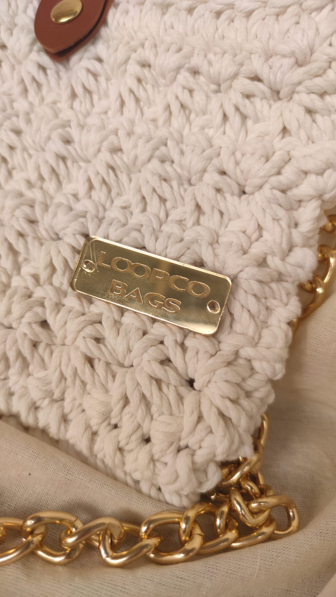 Heklana torbica u bijeloj boji sa zvjezdastim uzorkom - Slika 2